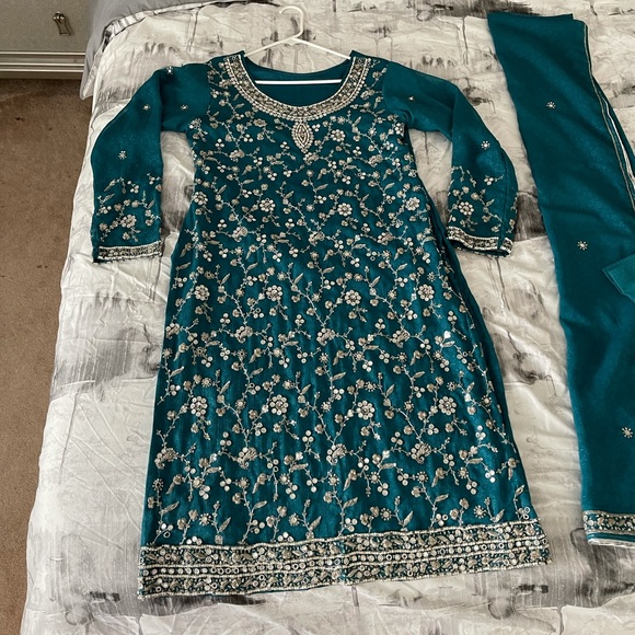 Dresses & Skirts - Pakistani Indian Dress